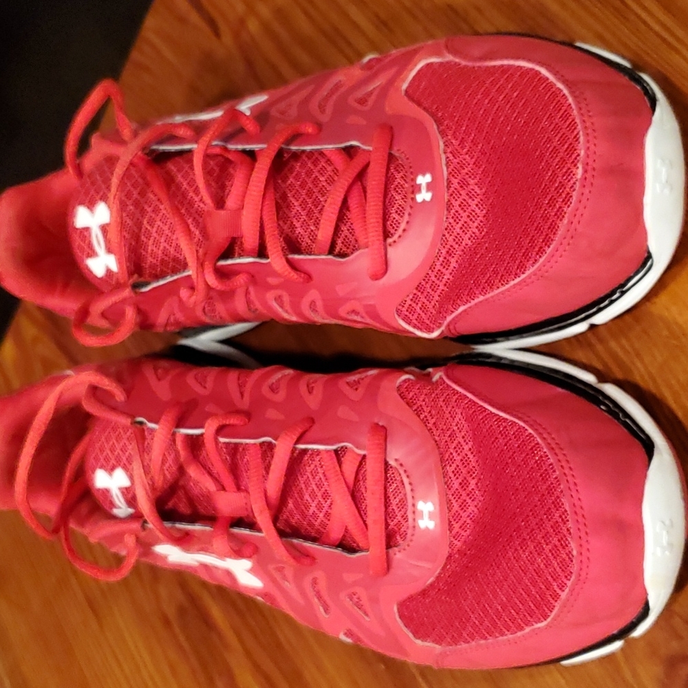 Under Armour Tennis Shoes Size 15
